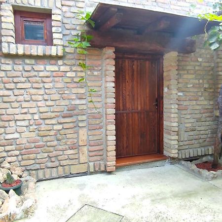 鲁马Wood House公寓 外观 照片